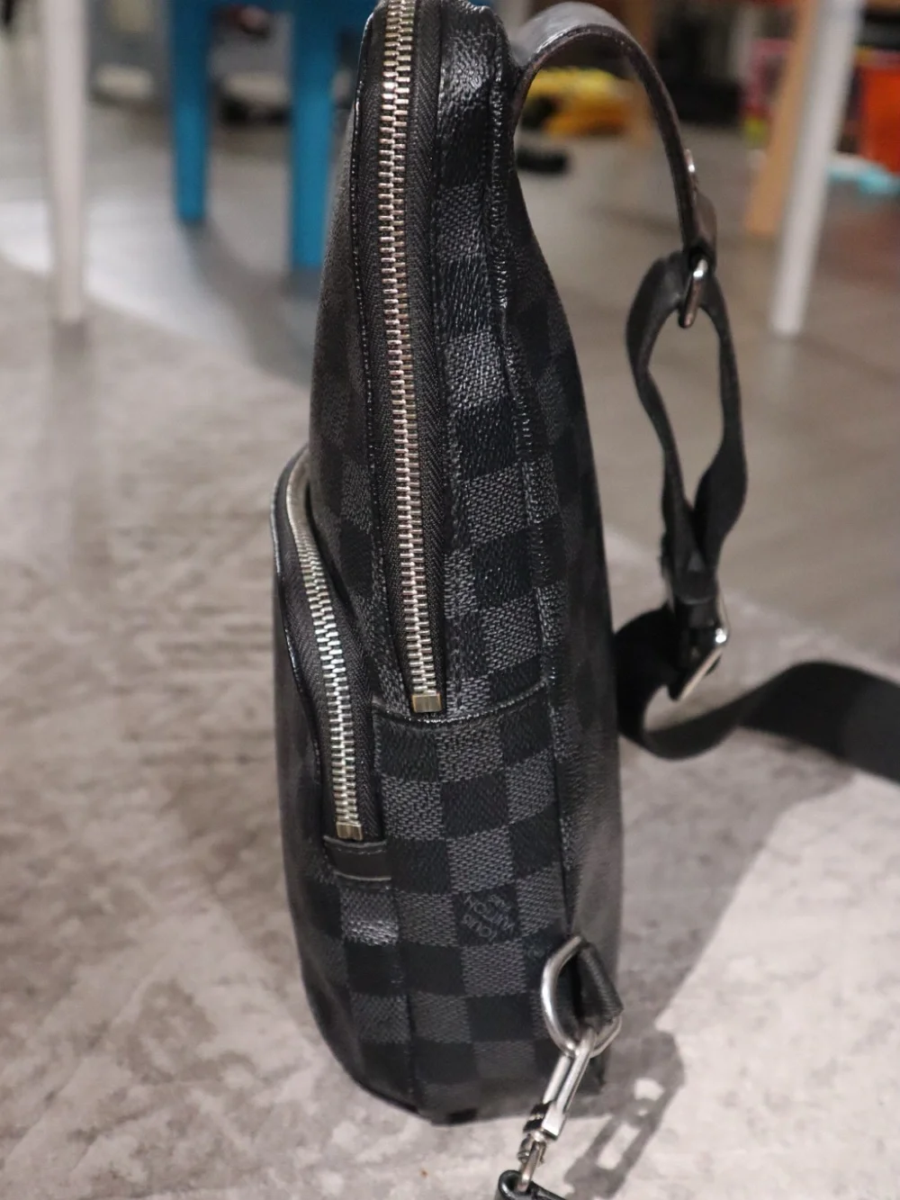 Louis Vuitton Avenue sling bag Damier Graphite